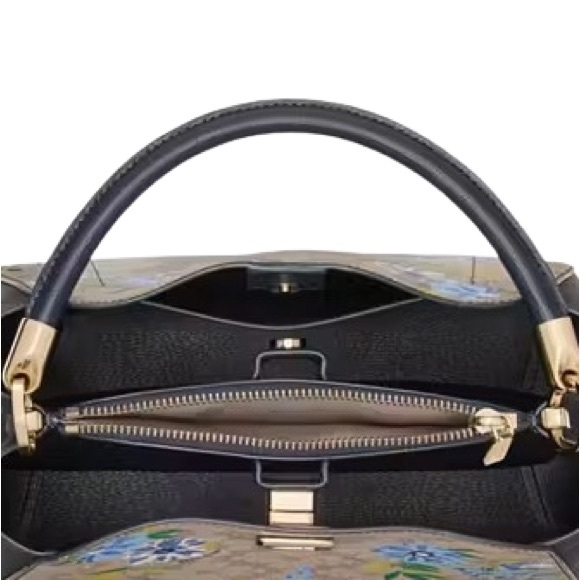 Kate Spade New York
SPADE FLOWER FLORAL MEDIUM TOP HANDLE SATCHEL - Picture 5 of 6
